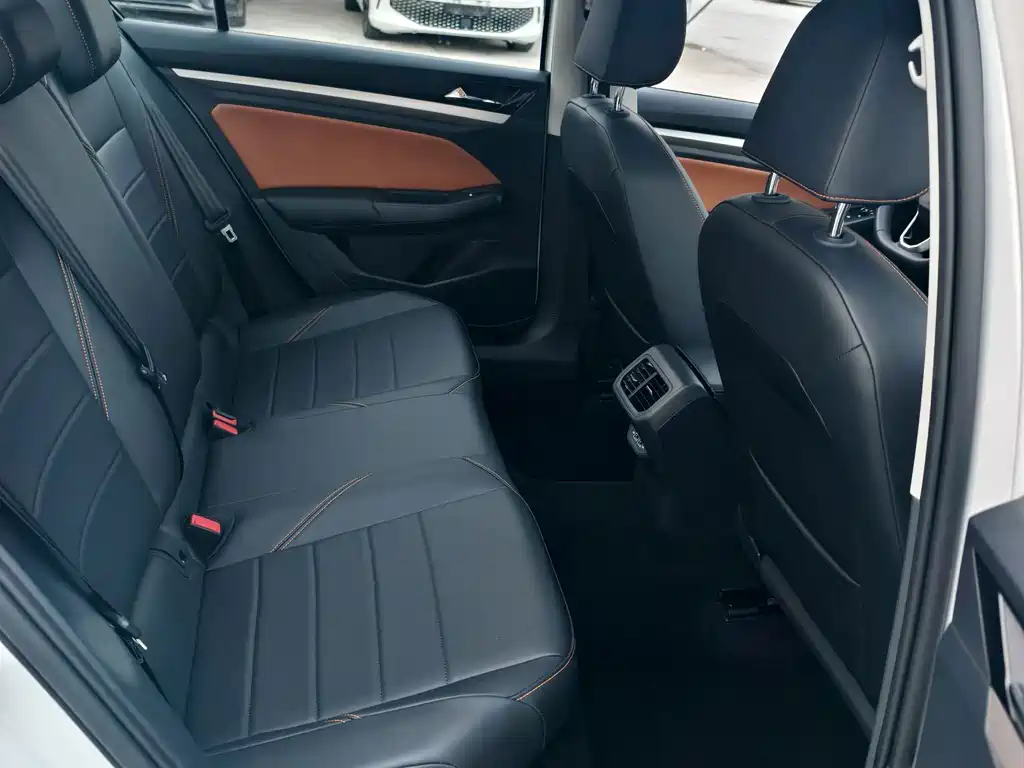 Volkswagen Bora — миниатюра 9