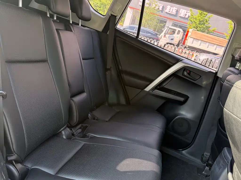 Toyota RAV4 2016 2.0L CVT V