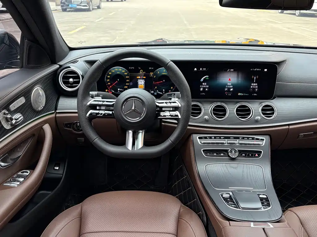 Mercedes-Benz E-Class — миниатюра 8