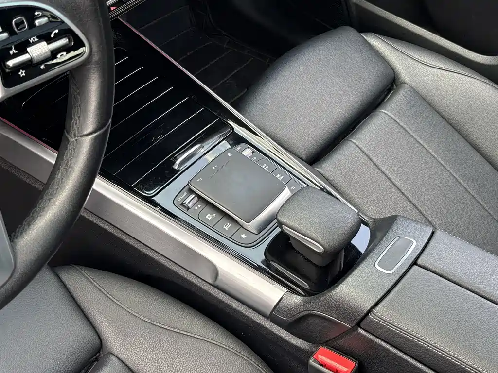Mercedes-Benz EQB — миниатюра 16