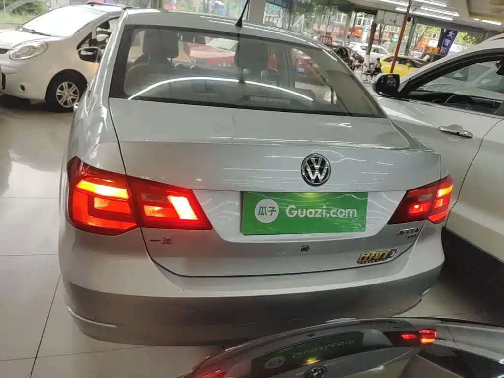 Volkswagen Jetta — миниатюра 6