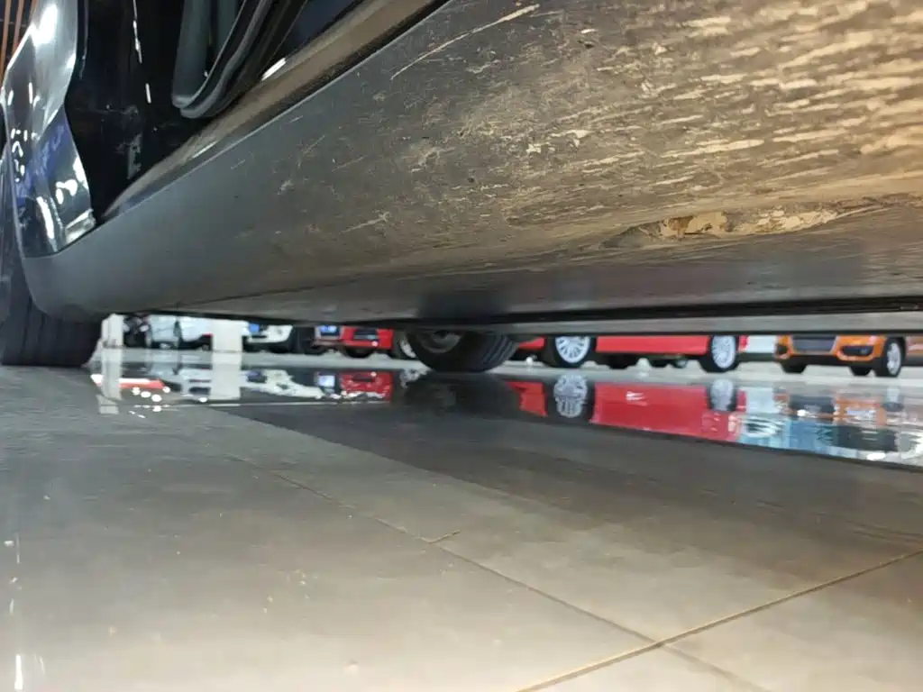 Tesla Model Y — миниатюра 21