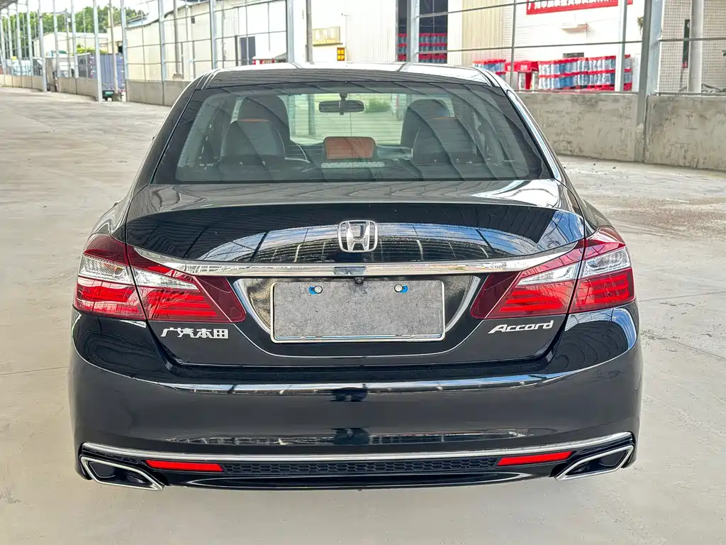 Honda Accord — миниатюра 13