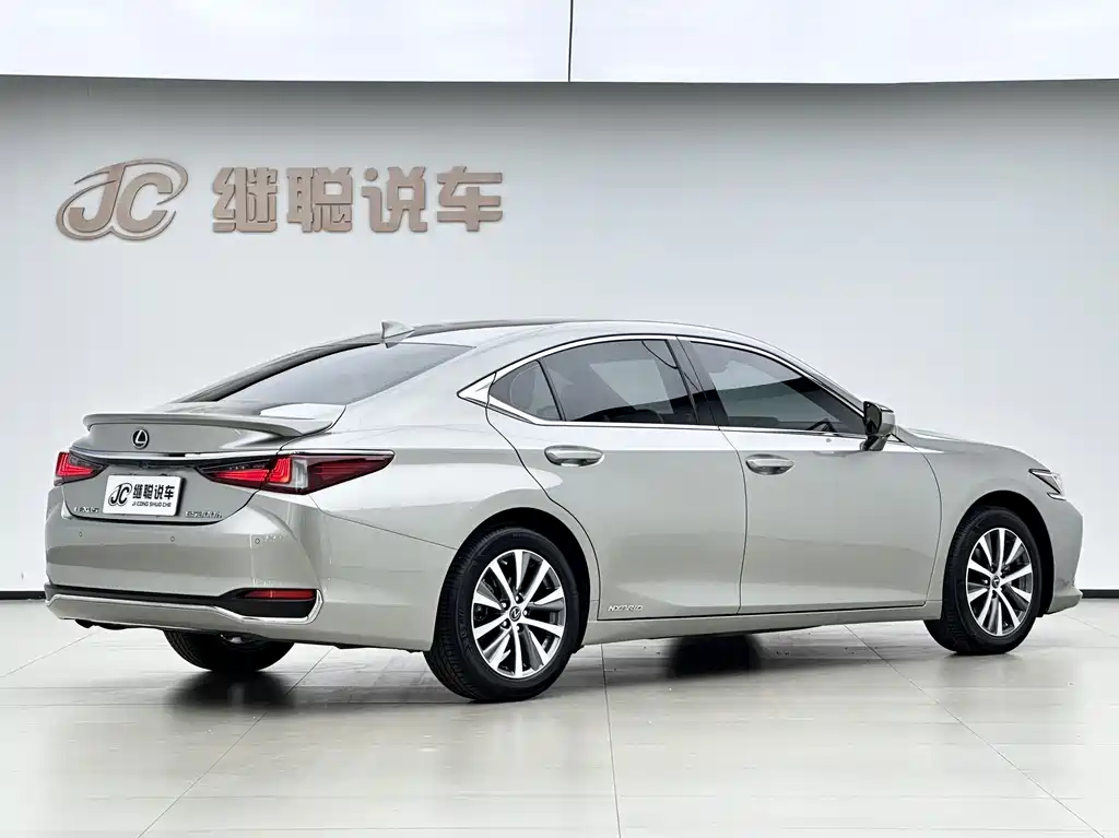 Lexus ES — миниатюра 5