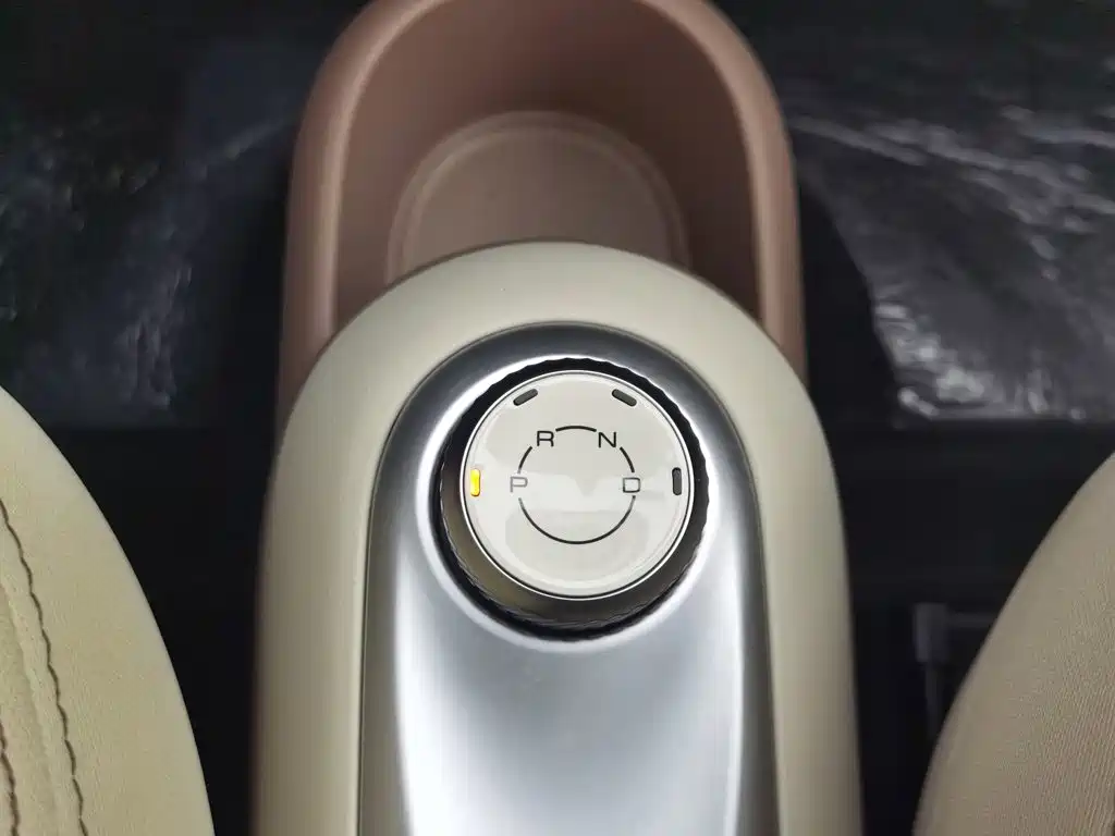 Wuling MINIEV — миниатюра 13