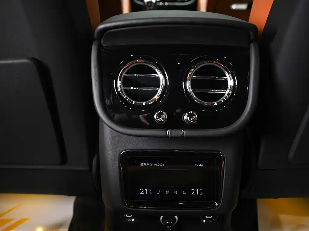 BENTLEY TIMYUE PLUG IN HYBRID