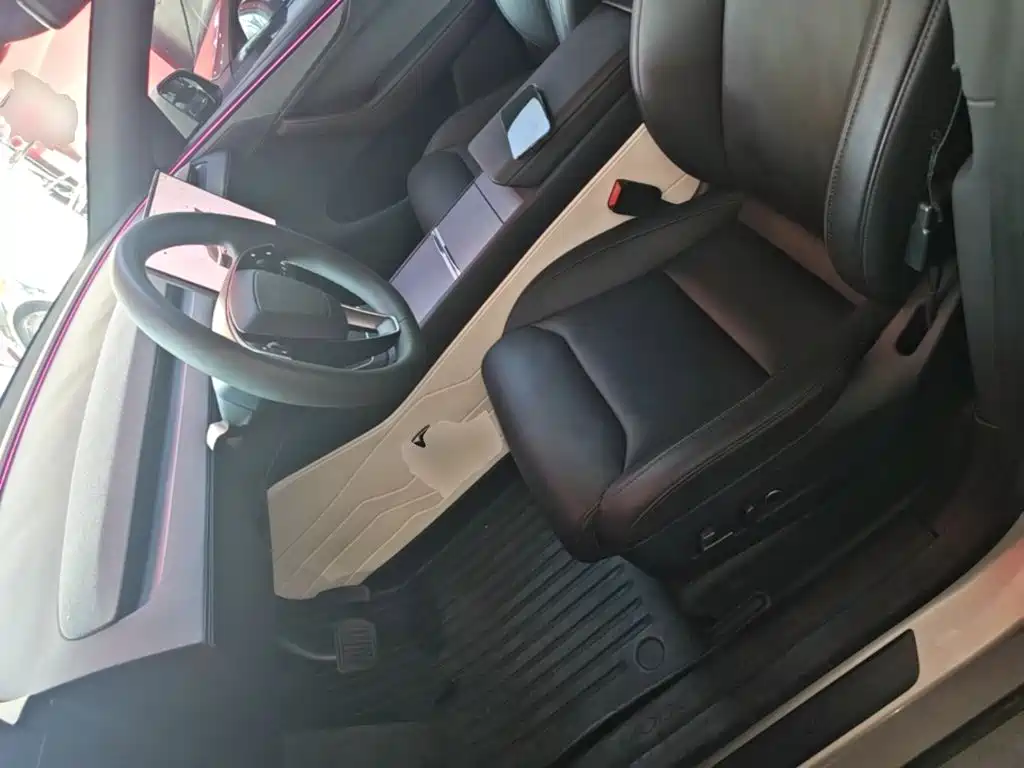 Tesla Model Y L — миниатюра 15