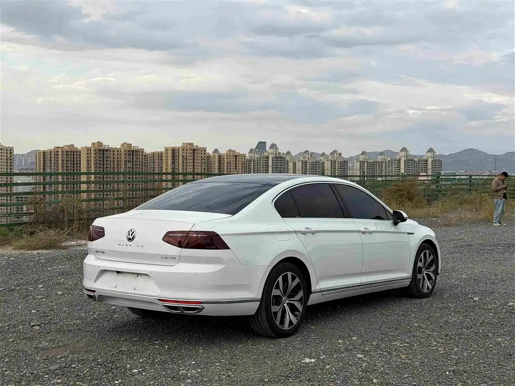 Volkswagen Magotan — миниатюра 4