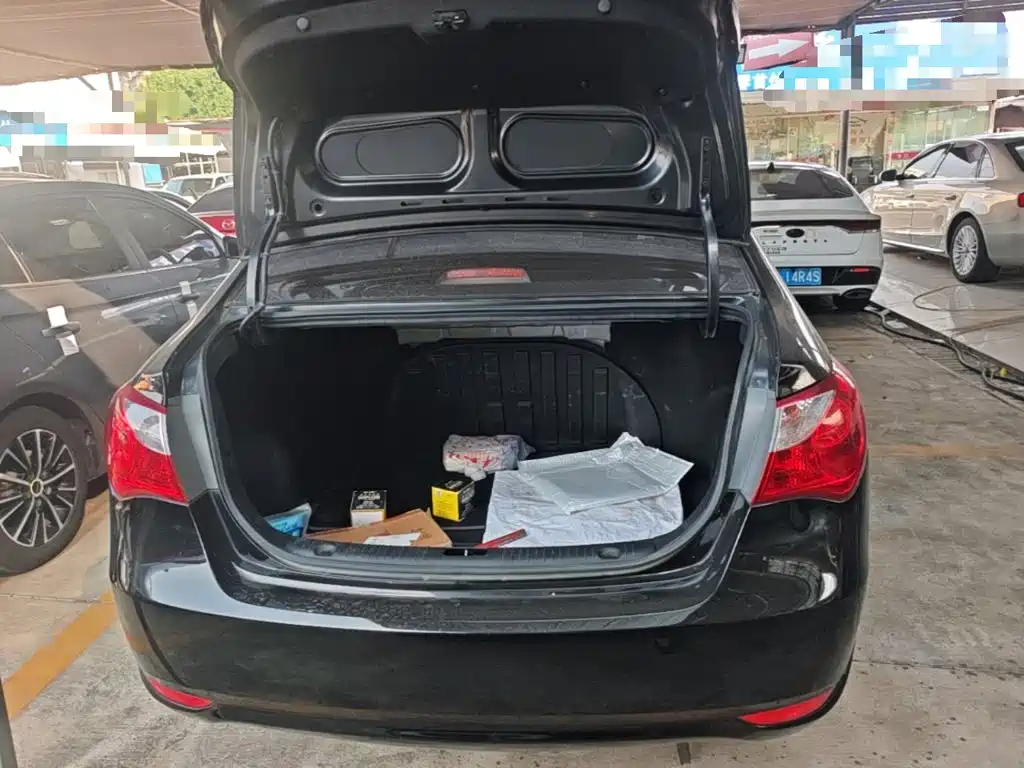 Hyundai Elantra — миниатюра 19