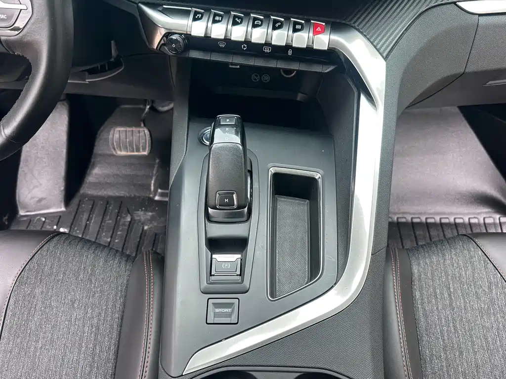 Peugeot 5008 — миниатюра 9