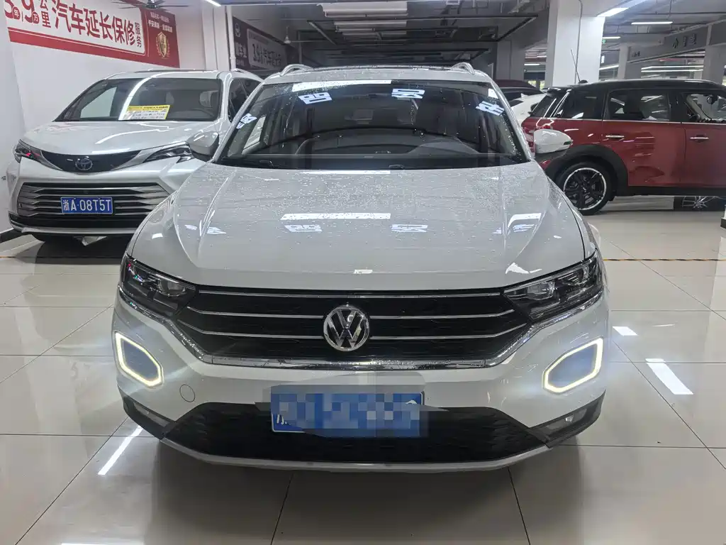 Volkswagen T-Roc — миниатюра 2