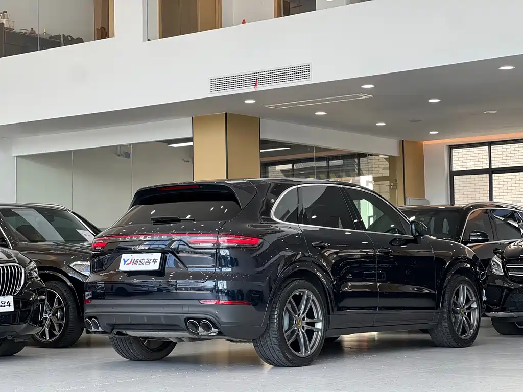 Porsche Cayenne — миниатюра 3