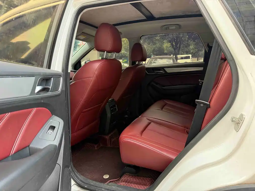 Roewe RX5 — миниатюра 7