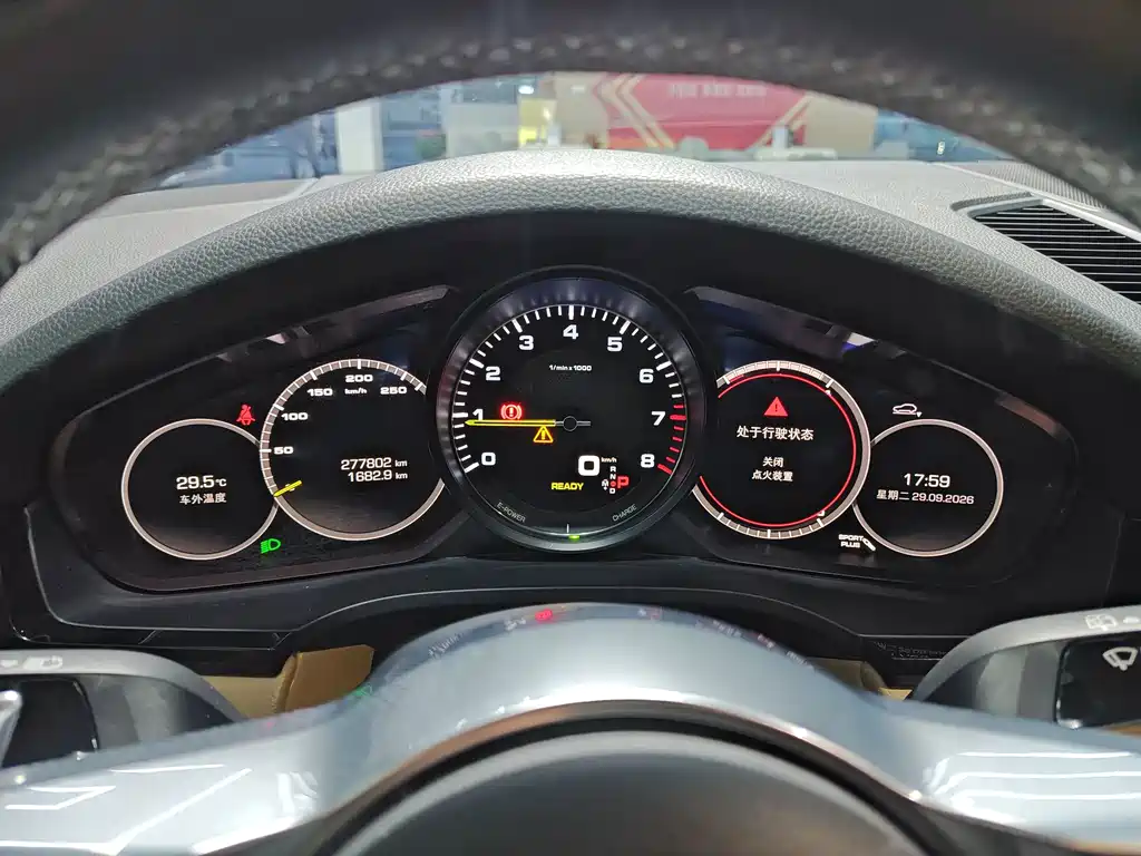 Porsche Cayenne Hybrid — миниатюра 5