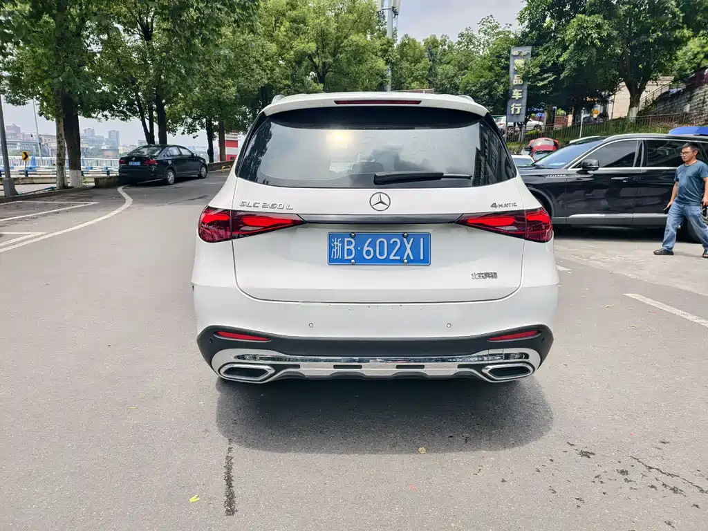 Mercedes-Benz GLC 2023 GLC 260 L 4MATIC 5 мест