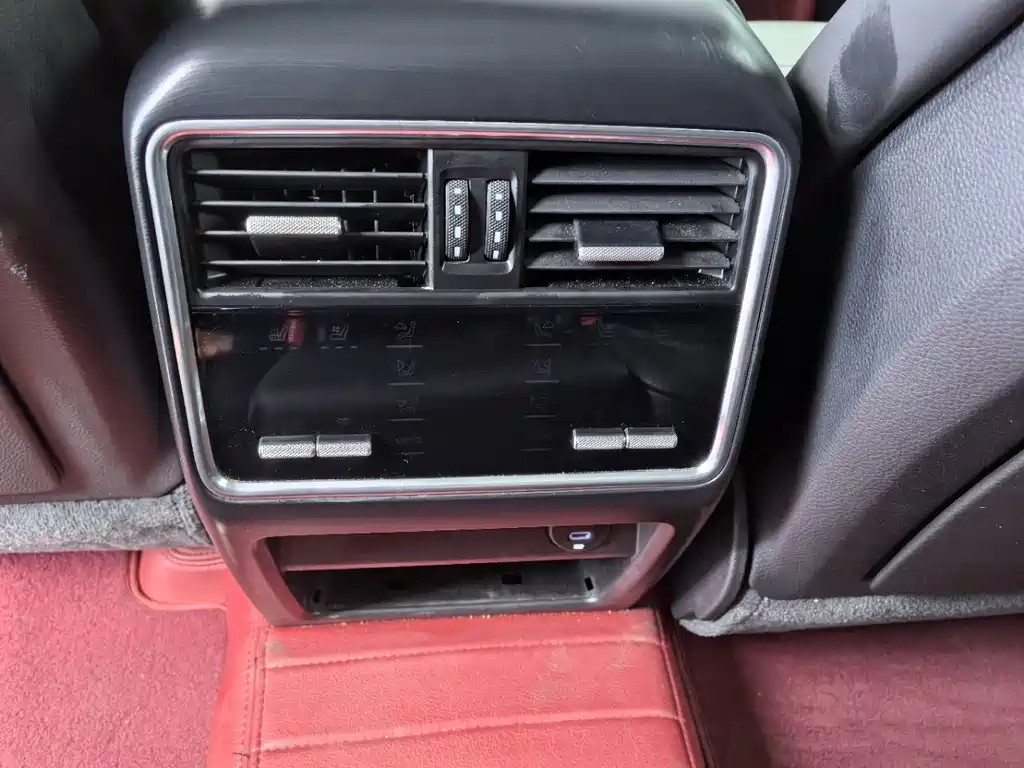 Porsche Cayenne — миниатюра 14