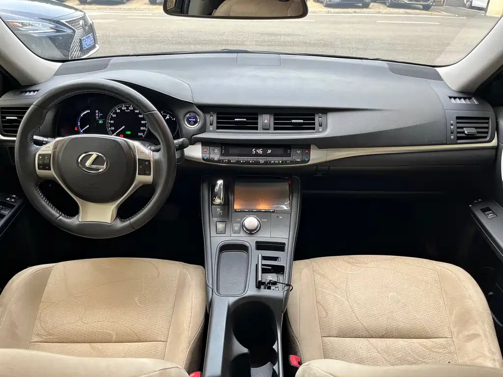 Lexus CT — миниатюра 13
