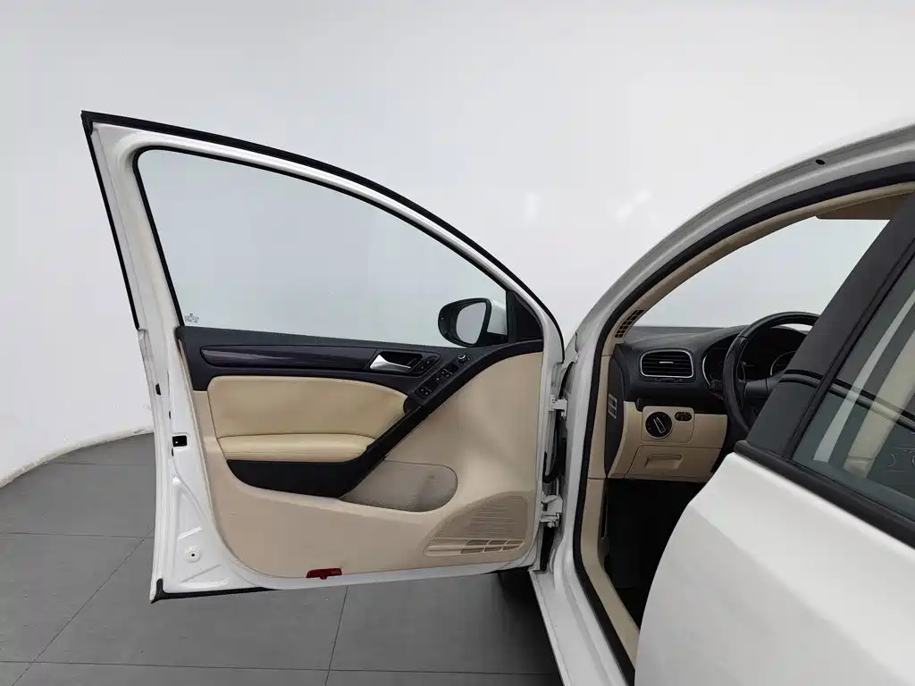 Volkswagen Golf — миниатюра 8