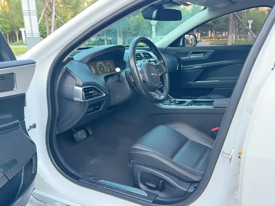 Jaguar XEL — миниатюра 22