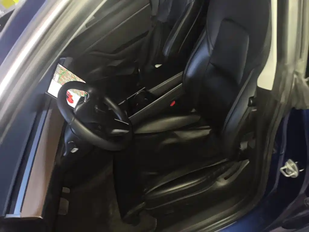 Tesla Model 3 — миниатюра 15