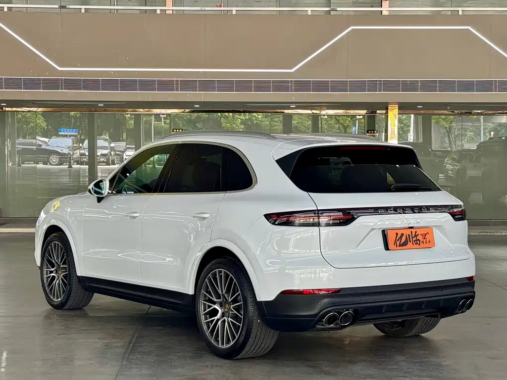 Porsche Cayenne — миниатюра 15