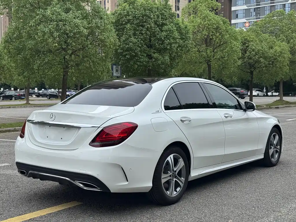 Mercedes-Benz C-Class — миниатюра 4