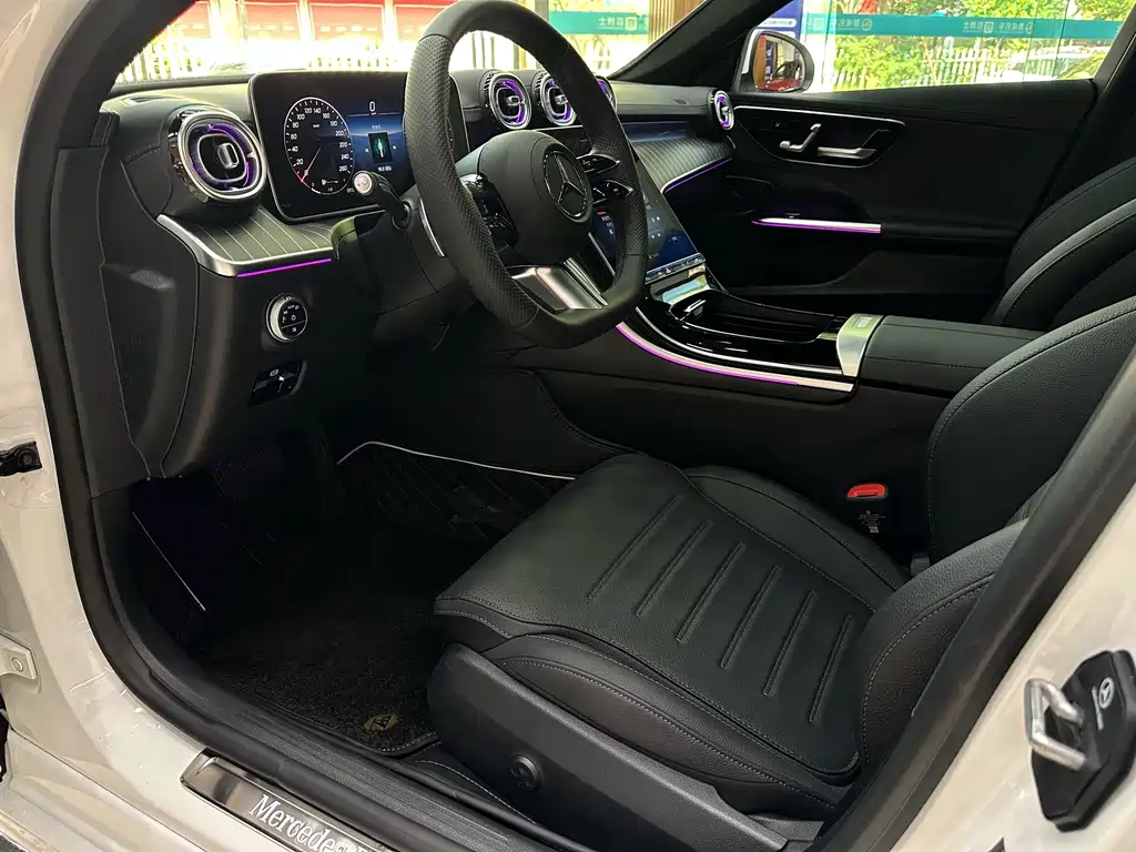 Mercedes-Benz C-Class — миниатюра 10