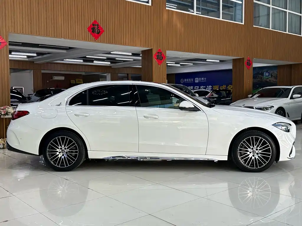 Mercedes-Benz C-Class — миниатюра 5