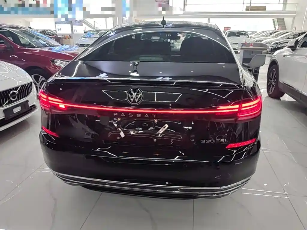 Volkswagen Passat 2022 330TSI Luxury