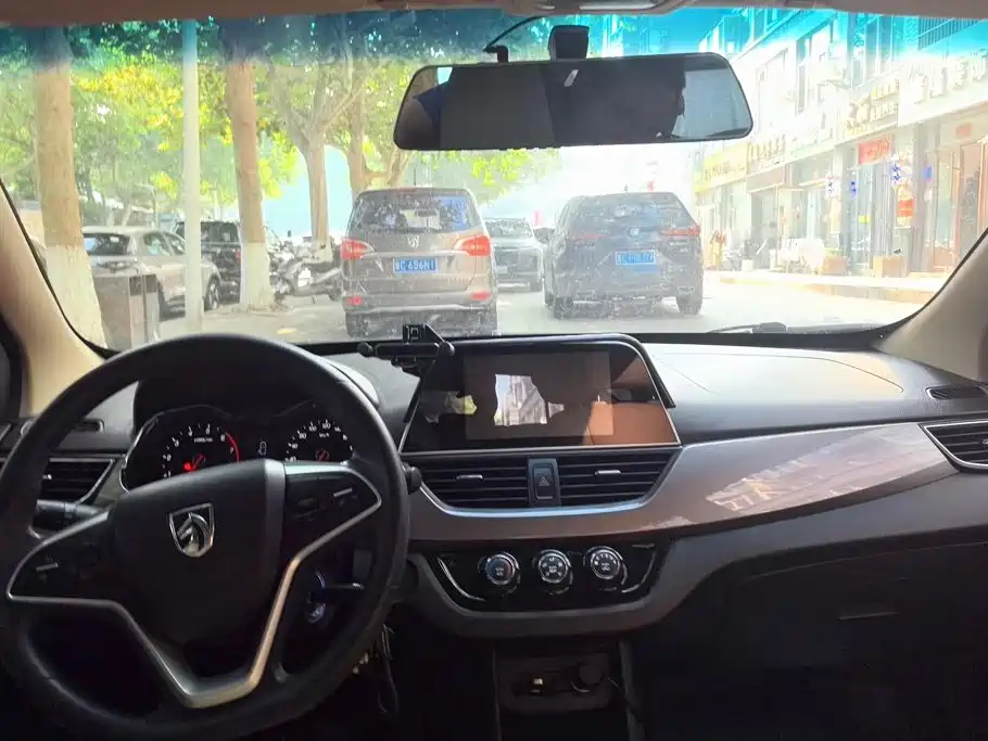 Baojun 310W — миниатюра 12