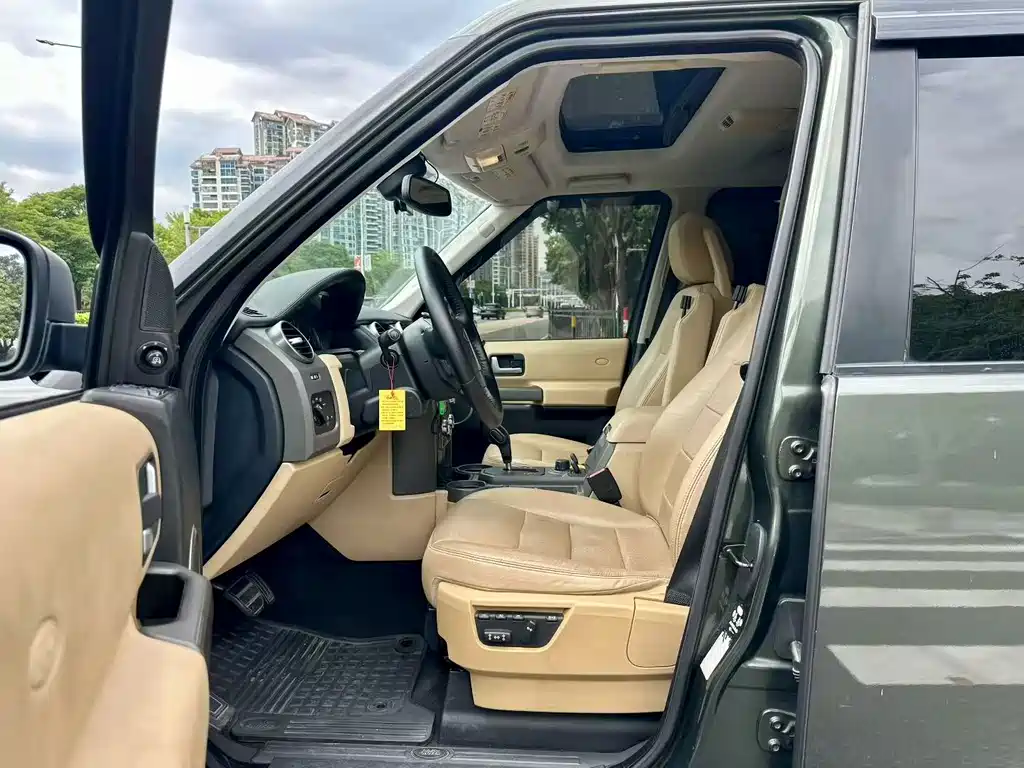 Land Rover Discovery — миниатюра 6
