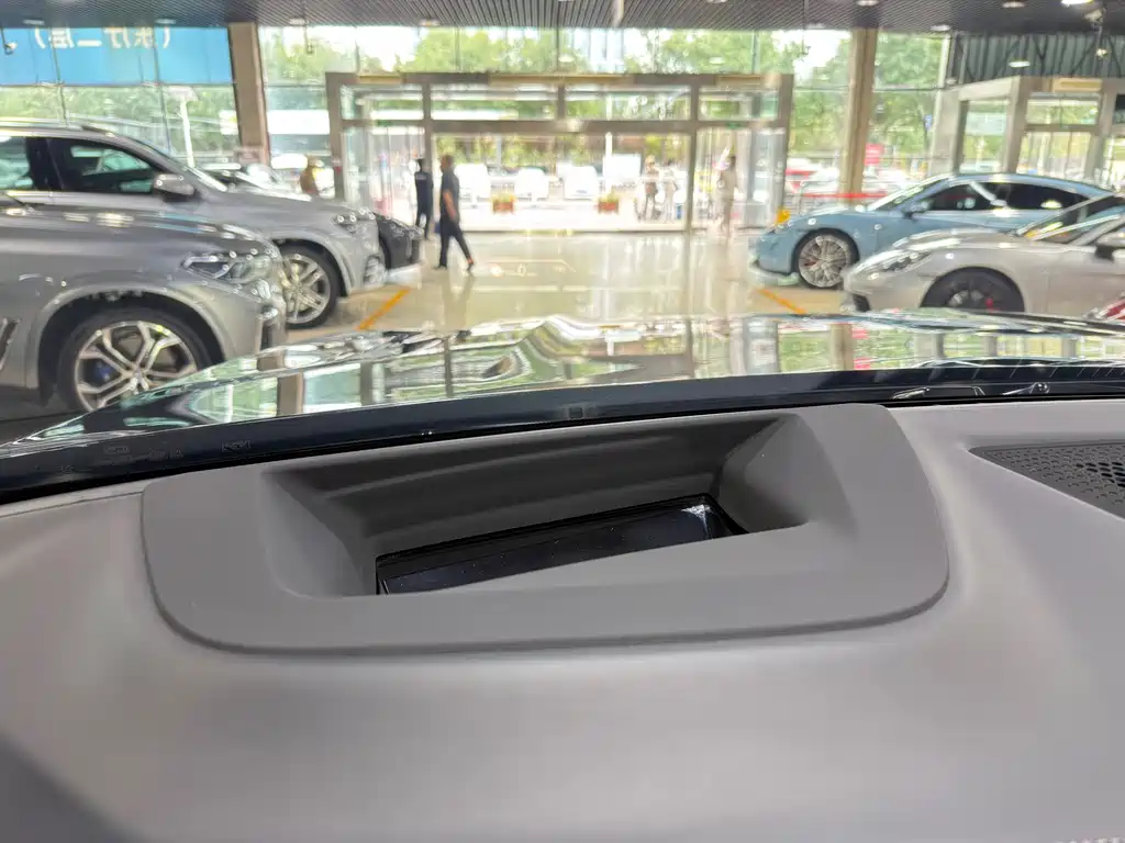 BMW X7 — миниатюра 14