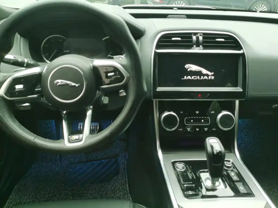 Jaguar XEL — миниатюра 12