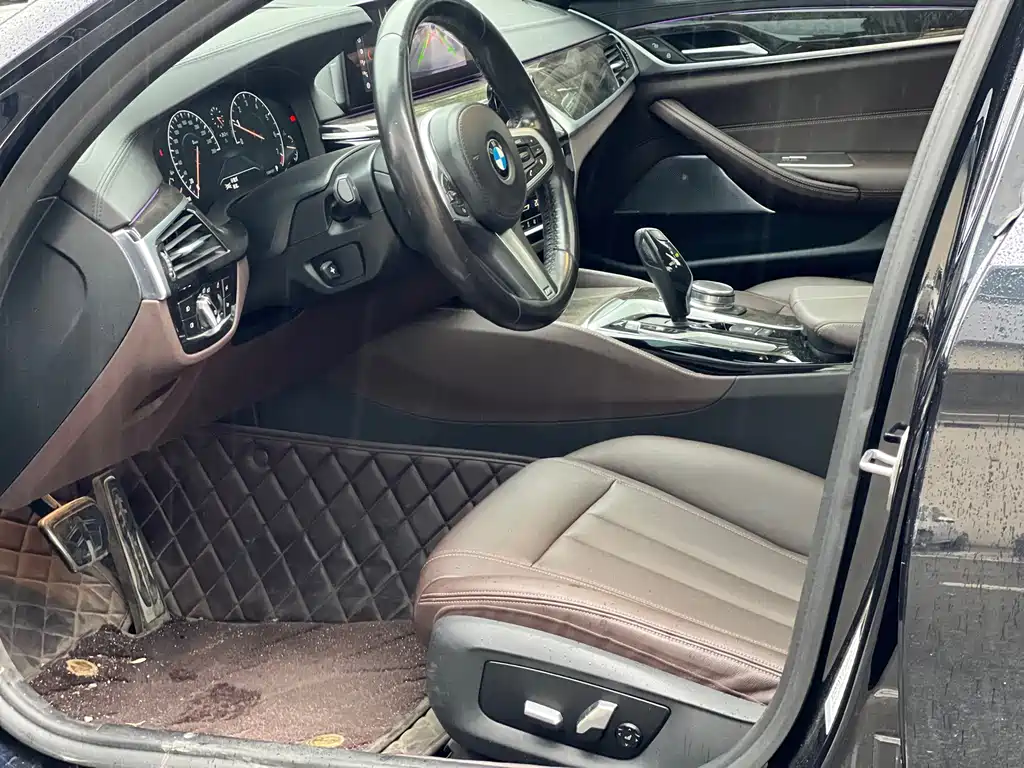 BMW 5 Series — миниатюра 6