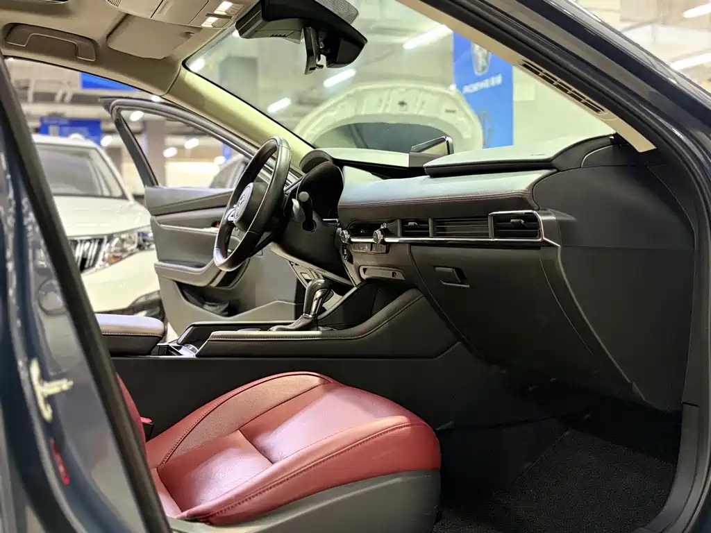 Mazda 3 Axela — миниатюра 8