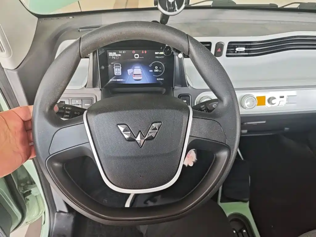 Wuling MINIEV — миниатюра 11