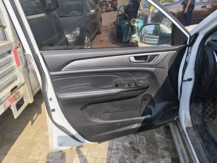 Haval M6 — миниатюра 7