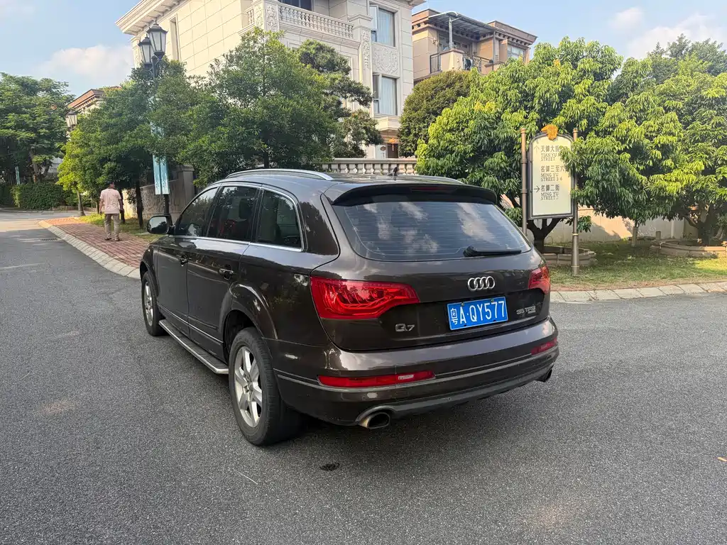 Audi Q7 — миниатюра 6