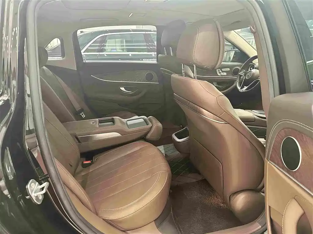 Mercedes-Benz E-Class — миниатюра 15