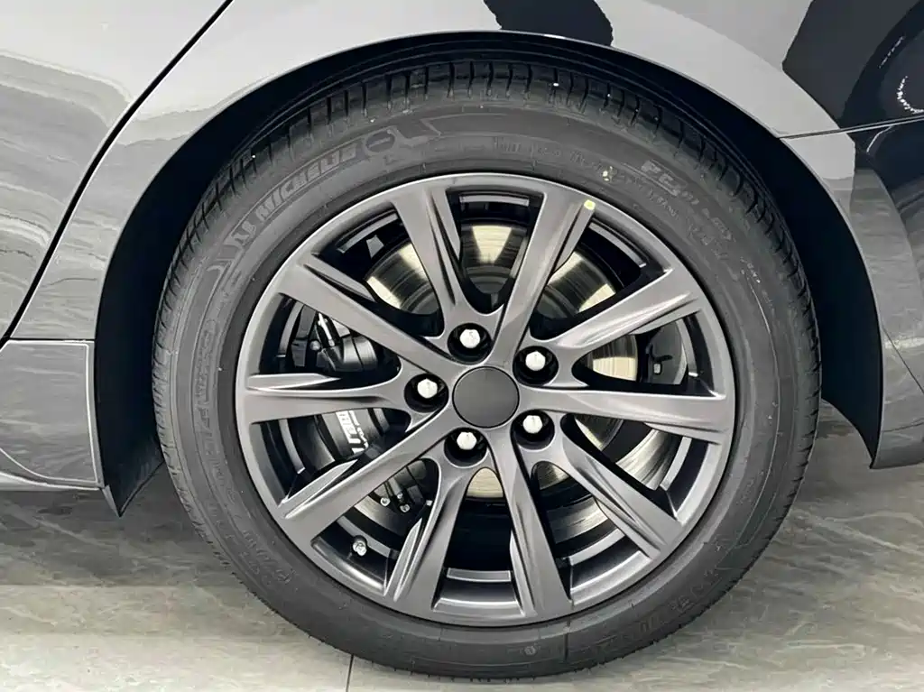 Cadillac CT5 — миниатюра 9