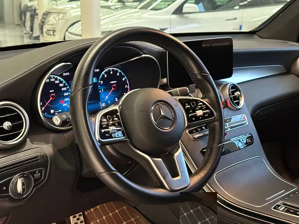 Mercedes-Benz GLC Coupe — миниатюра 10