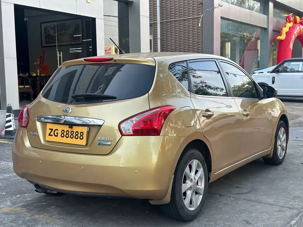Nissan Tiida — миниатюра 4