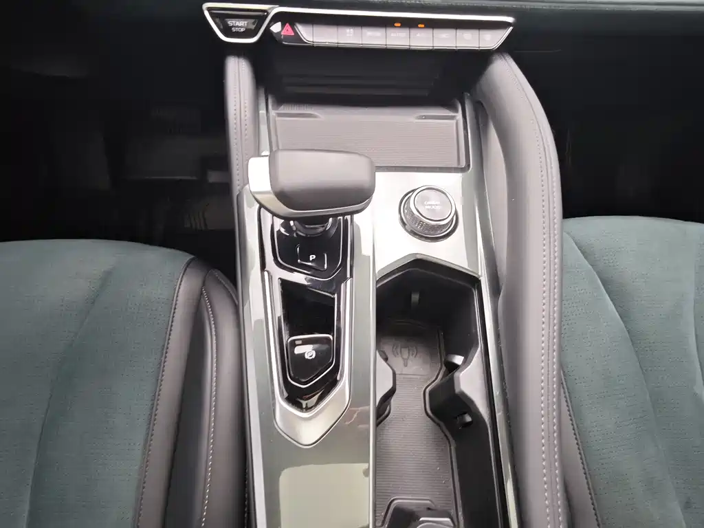 Geely Monjaro L 2021 2.0TD AT Flagship