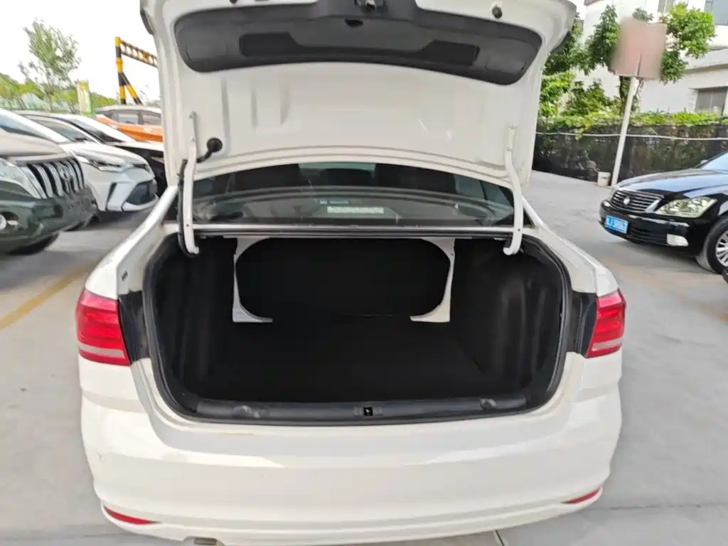 Volkswagen Lavida — миниатюра 19
