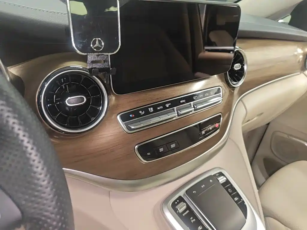 Mercedes-Benz V-Class V 2022 V 260 L Luxury