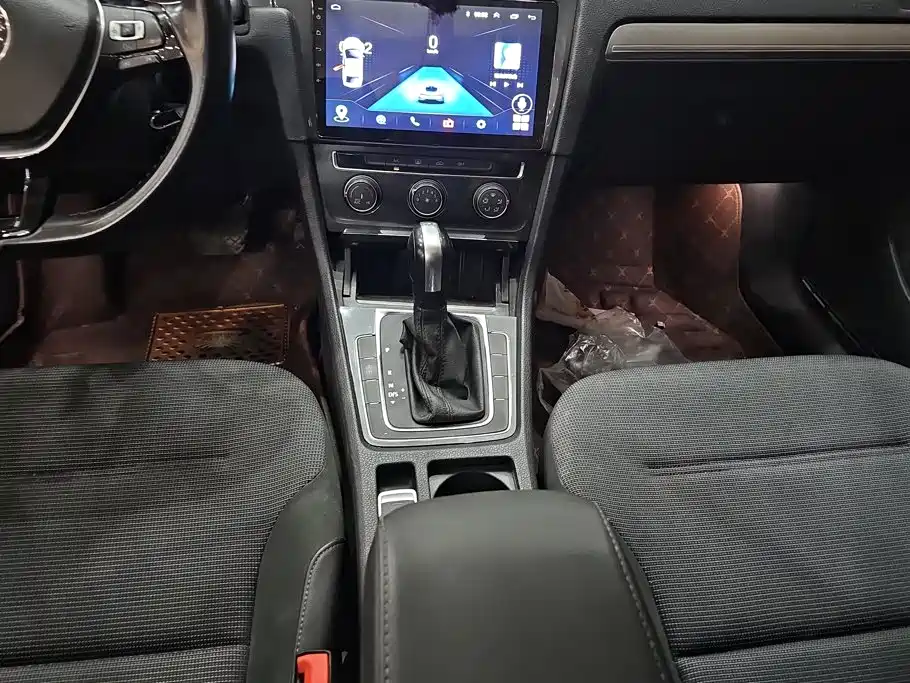 Volkswagen Golf — миниатюра 16