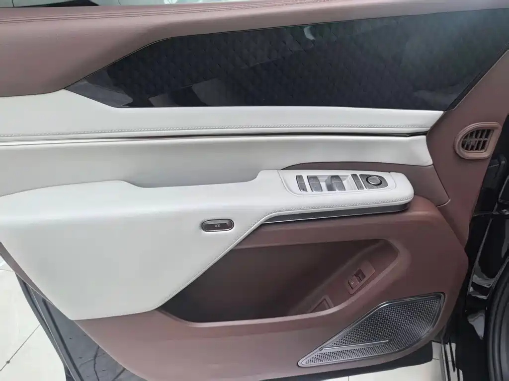 BYD Xia — миниатюра 27