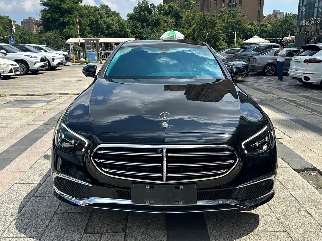Mercedes-Benz E-Class — миниатюра 2