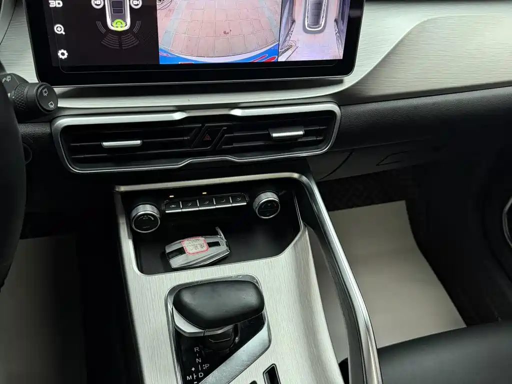 Geely Binyue — миниатюра 13