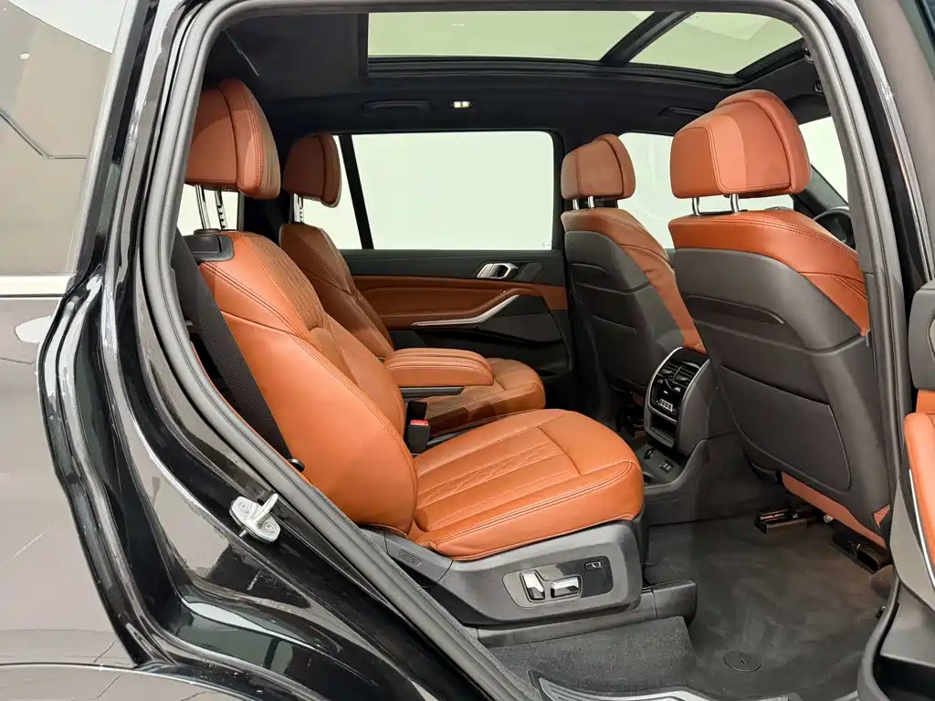 BMW X7 — миниатюра 26